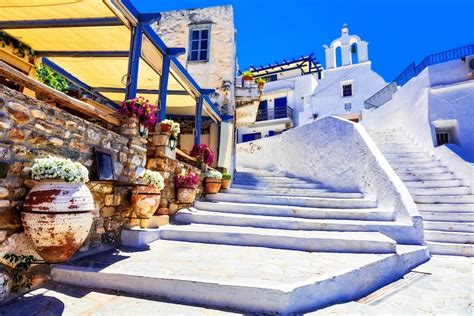 Naxos Town's Magical Shopping Experience: From Souvenirs to Local Crafts